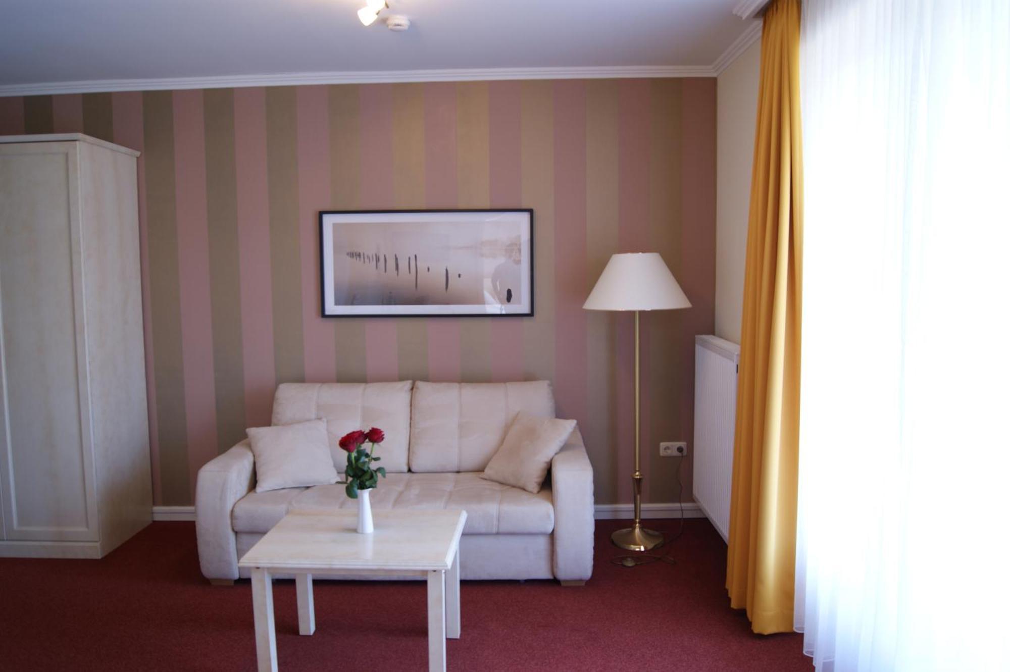 Hotel Pension Bellevue Bad Doberan Ngoại thất bức ảnh