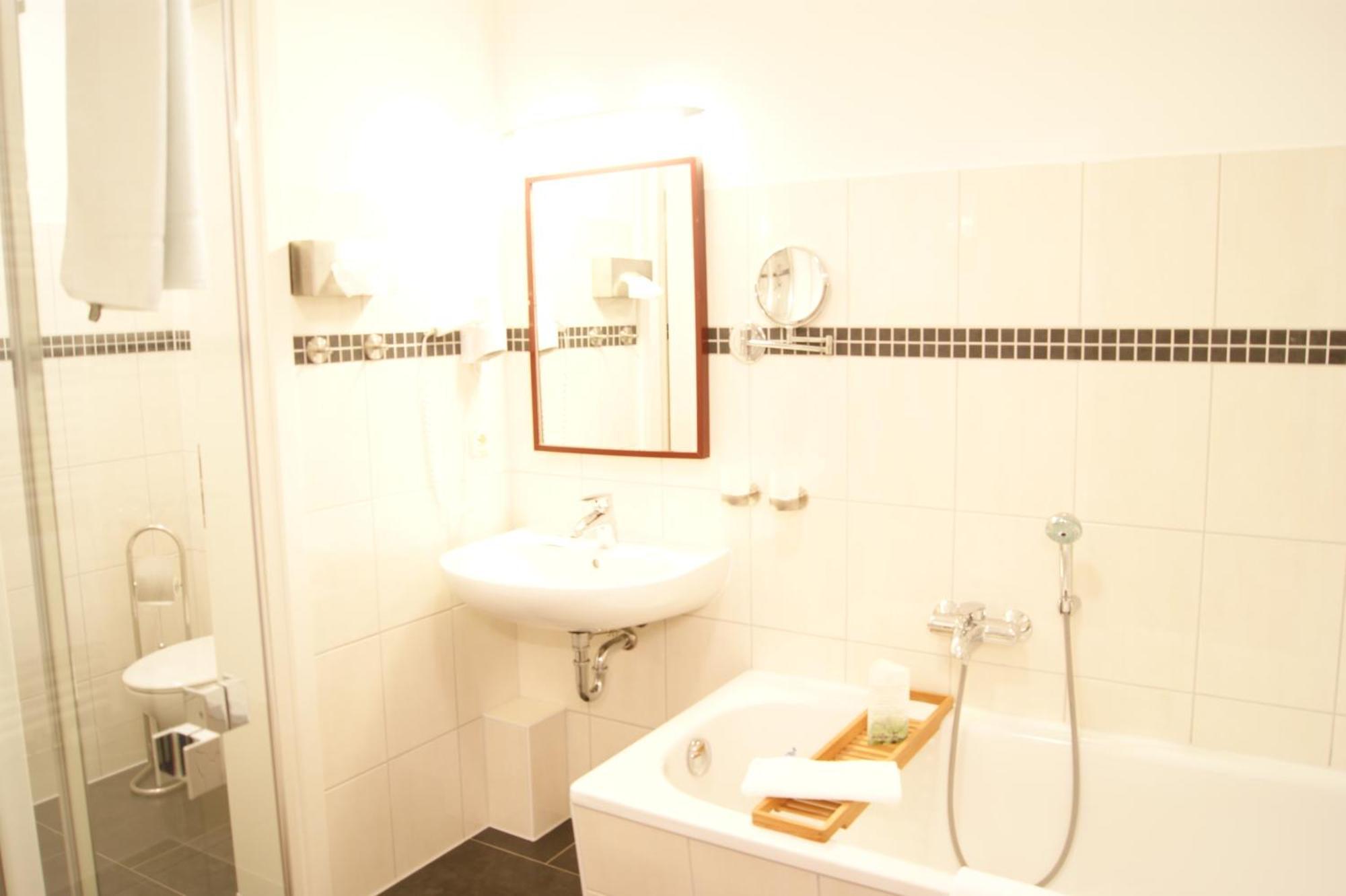 Hotel Pension Bellevue Bad Doberan Ngoại thất bức ảnh
